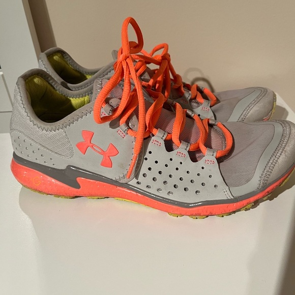 Women’s Size 9 Gray and Pink Under Armour Athletic Shoes - Picture 1 of 7